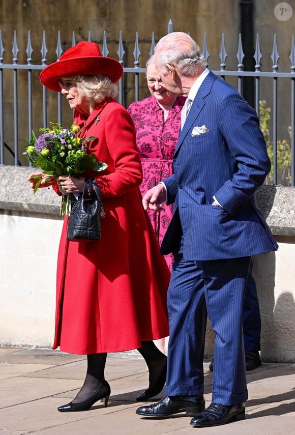 Le roi Charles III d'Angleterre et Camilla Parker Bowles, reine consort d'Angleterre - Les membres de la famille royale britannique assistent à l'office de Pâques à la chapelle Saint-Georges du château de Windsor, Royaume Uni, le 5 avril 2026. © Zak Hussein/Backgrid/Bestimage