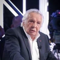 Michel Sardou donne son avis sur la situation en France et n'y va pas par quatre chemins : il évoque un sujet qui parle à tous les Français