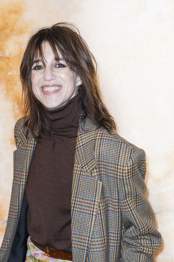 Côté alimentation, Charlotte Gainsbourg fait attention 

Charlotte Gainsbourg - Photo Call pour Le Défilé « Saint Laurent »Collection Prêt-à-Porter Automne/Hiver 2025-2026" lors de la Fashion Week de Paris (PFW), le 11 mars 2025. © Olivier Borde /Bestimage