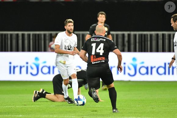 Paga - Le match des Légendes, la rencontre qui mêle le football et le rugby au profit de l'association de P. Olmeta "Un sourire, un espoir pour la vie", s'est déroulé à Nice à l'Allianz Riviera, le 26 septembre 2022. © Bruno Bebert/Bestimage