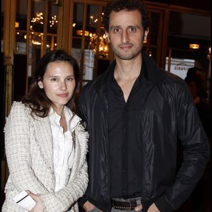 Malgré leur séparation, les deux comédiens ont réussi à préserver une relation apaisée en plaçant leurs enfants au centre de leurs préoccupations.
Virginie Ledoyen et Arié Elmaleh assistent à une représentation du spectacle "Jérôme Commandeur se fait discret" au Casino de Paris.
© Rindoff/Cabreira/ BESTIMAGE