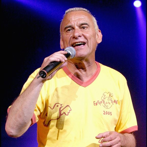 Michel Fugain au Tennis Concert de l'association Les enfants de la terre, au Zénith de Paris.