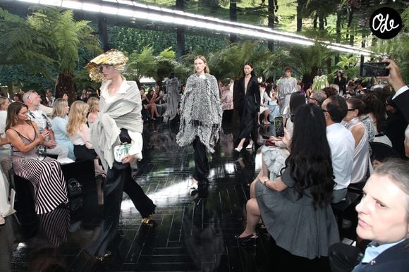 Avec ce défilé, Dior donne le ton d’une Fashion Week placée sous le signe de l’art et de la créativité.

La maison Christian Dior a dévoilé le 6 juillet 2026 au Musée Rodin sa collection Haute Couture Automne-Hiver 2026/2027 dans le cadre de la Fashion Week de Paris.

© Bertrand Rindoff / Bestimage
