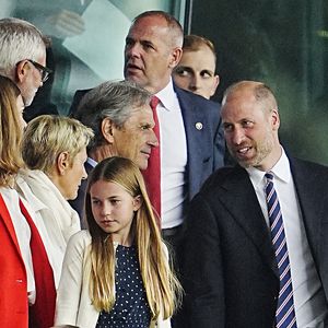 Le Prince de Galles (à droite), la Princesse Charlotte (au centre) et le Premier ministre Sir Keir Starmer (à gauche) lors de la finale de l'UEFA Women's Euro 2025 au St. Jakob-Park à Bâle, en Suisse, le 27 juillet 2025. Photo by Peter Byrne/PA Wire/ABACAPRESS.COM