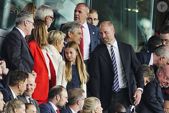 Le Prince de Galles (à droite), la Princesse Charlotte (au centre) et le Premier ministre Sir Keir Starmer (à gauche) lors de la finale de l'UEFA Women's Euro 2025 au St. Jakob-Park à Bâle, en Suisse, le 27 juillet 2025. Photo by Peter Byrne/PA Wire/ABACAPRESS.COM