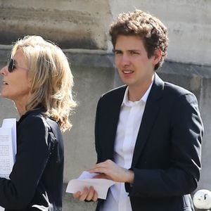 Claire Chazal et son fils François Poivre d'Arvor - Obsèques de Josette Chazal, la mère de Claire Chazal, en l'église Notre Dame d'Auteuil à Paris, le 14 avril 2015. © Agence Bestimage