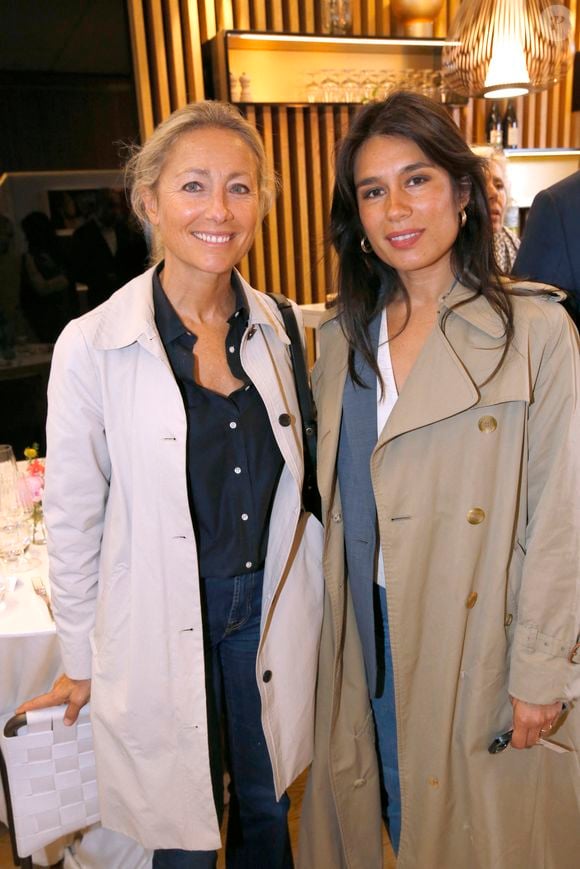 De tendres clichés, rares pour l'animatrice
Anne-Sophie Lapix et Émilie Tran Nguyen au déjeuner dans la loge de France TV lors des Internationaux de France de Tennis de Roland Garros 2024 - Jour 6 à Paris, France, le 31 mai 2024. © Bertrand Rindoff/Bestimage