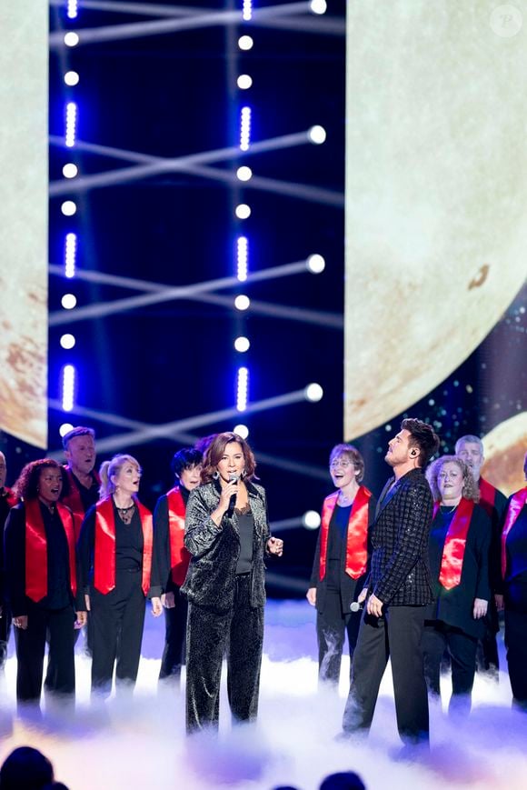 Exclusif - Chimene Badi et Vincent Niclo - Enregistrement de l'émission "La fête de la chanson française" à Paris, présentée par L.Thilleman et A.Manoukian, et diffusée le 20 décembre sur France 3
© Pierre Perusseau / Bestimage