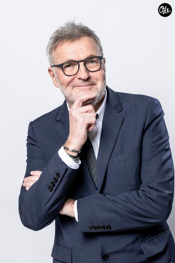 Laurent Ruquier - Studio - Enregistrement de l'émission "La chanson secrète", présentée par N.Aliagas et diffusée le 29 décembre sur TF1.

© Guillaume Gaffiot-Cyril Moreau / Bestimage