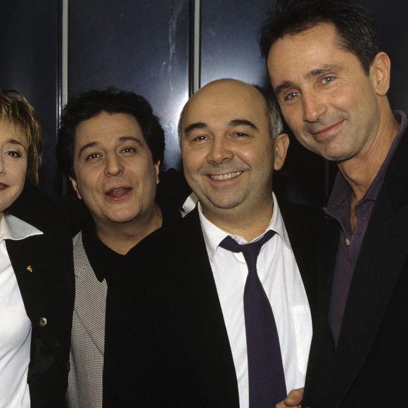 En France, à Paris, dans les coulisses de l'émission "Nom de code : Balasko", de gauche à droite, Michel Blanc, Marie-Anne Chazel, Christian Clavier, Gérard Jugnot et Thierry Lhermitte. Le 15 décembre 1997. © Michel Marizy via Bestimage