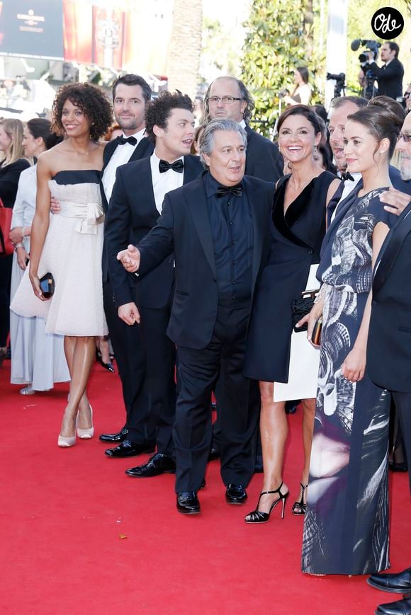 Une fois diplômé, Kev Adams a d'ailleurs partagé l'affiche du film "Les Profs" avec Christian Clavier, comme un clin d'oeil à leurs parcours d'élèves de ce lycée de Neuilly...

Stefi Celma, Kev Adams, Christian Clavier, Isabelle de Araujo, et Alice David à la montée des marches du film "Nebraska" lors du 66ème festival du film de Cannes. Le 23 mai 2013. Crédit Borde-Moreau/Bestimage