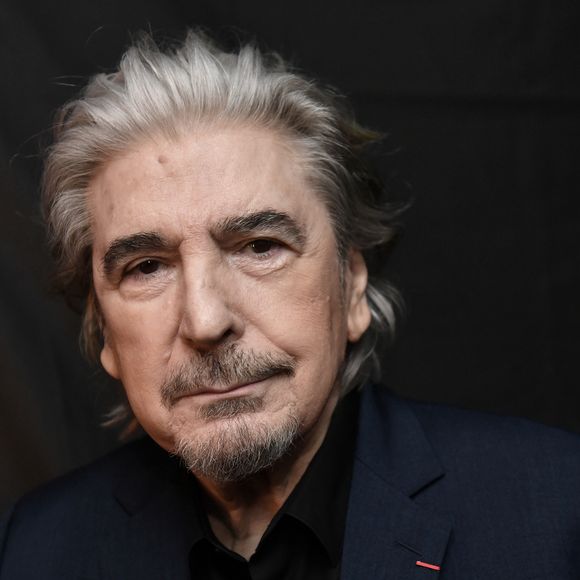 Serge Lama est une légende vivante de la chanson française

Exclusif - Serge Lama en backstage de la 38ème cérémonie des Victoires de la musique à la Seine musicale de Boulogne-Billancourt, France. © Moreau-Veren/Bestimage