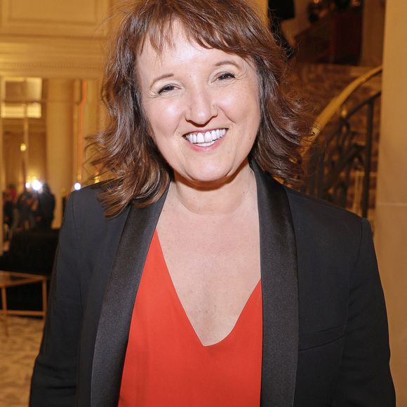 Anne Roumanoff - Soirée de gala pour la Fondation de la Recherche en Physiologie, "Les Stéthos d'Or" au Four Seasons Hôtel George V à Paris le 24 mars 2025. © Cédric Perrin/Bestimage