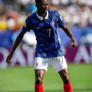 La cérémonie du Ballon d'Or en l'honneur d'Ousmane Dembélé a été organisée au Théâtre du Châtelet, à Paris.

L'attaquant français Ousmane Dembélé (7) touche le ballon de la main lors du match des 32e de finale de la Coupe du monde de la FIFA opposant la France à la Suède au New York New Jersey Stadium d'East Rutherford, dans le New Jersey, le 30 juin 2026. (Rusty Jones/Cal Sport Media/Zuma/ABACAPRESS.COM