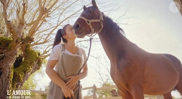 Autre point important : son futur partenaire devrait habiter dans sa région en Occitanie. 

Célia, agricultrice de la saison 20 de "L'amour est dans le pré.