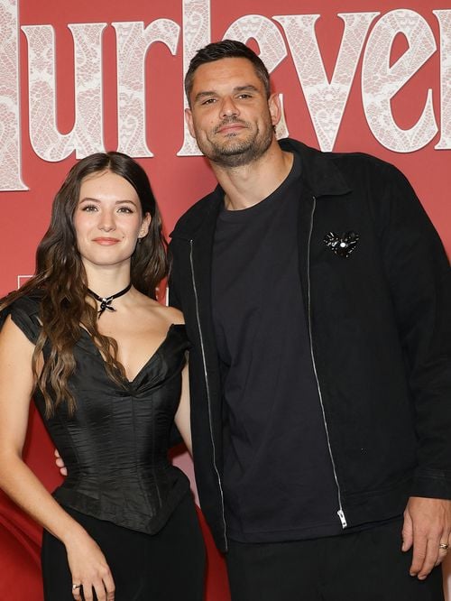 Laure Manaudou embarque son frère Florent, Elsa Bois et sa fille Manon pour une journée sensations fortes en mer