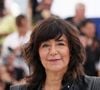 Romane Bohringer avait à peine gravi les marches du Palais des festivals que les réseaux sociaux se sont en effet emparés de photographies de la comédienne de 51 ans, pour pointer du doigt... son physique.
Romane Bohringer au photocall de "Dites-lui que je l'aime" (Séance spéciale) lors du 78ème Festival International du Film de Cannes, le 19 mai 2025. © Jacovides / Moreau / Bestimage