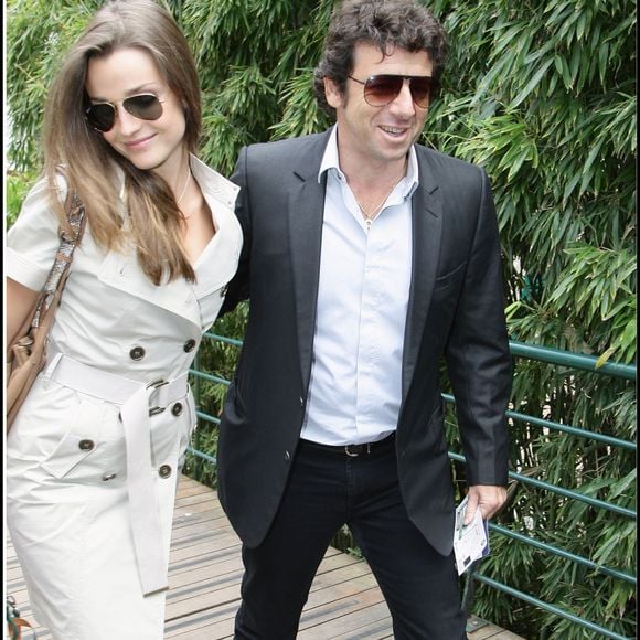 Patrick Bruel et Celine Bosquet - finales hommes du tournoi de Roland Garros 2009 - Internationaux de France - dimanche 7 juin. RINDOFF-JACOVIDES / BESTIMAGE