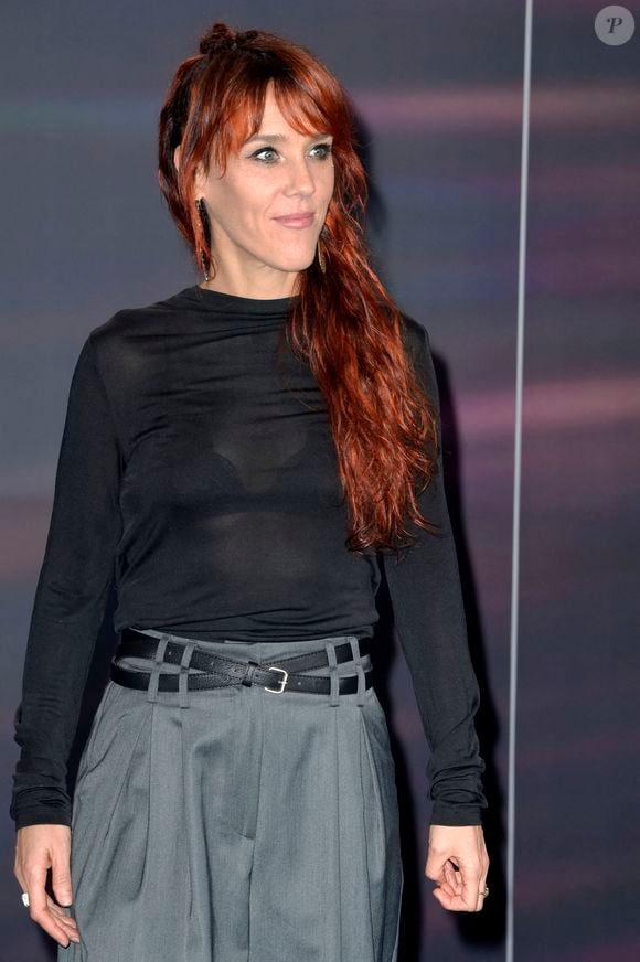"Faire rentrer un homme, faire entrer l'amour, moi qui avais tout bien cadenassé… Et il y a aussi cette petite fille qui bouleverse tout, qui donne tout cet amour, il a fallu trouver ma place… Mais cela m'a fait du bien", avait-elle confié pour "Le Parisien".

Zaz - 15ème cérémonie Prix allemand du développement durable 2022 à Dusseldorf, le 2 décembre 2022.