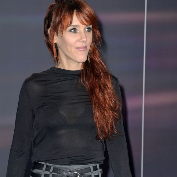 "Faire rentrer un homme, faire entrer l'amour, moi qui avais tout bien cadenassé… Et il y a aussi cette petite fille qui bouleverse tout, qui donne tout cet amour, il a fallu trouver ma place… Mais cela m'a fait du bien", avait-elle confié pour "Le Parisien".

Zaz - 15ème cérémonie Prix allemand du développement durable 2022 à Dusseldorf, le 2 décembre 2022.