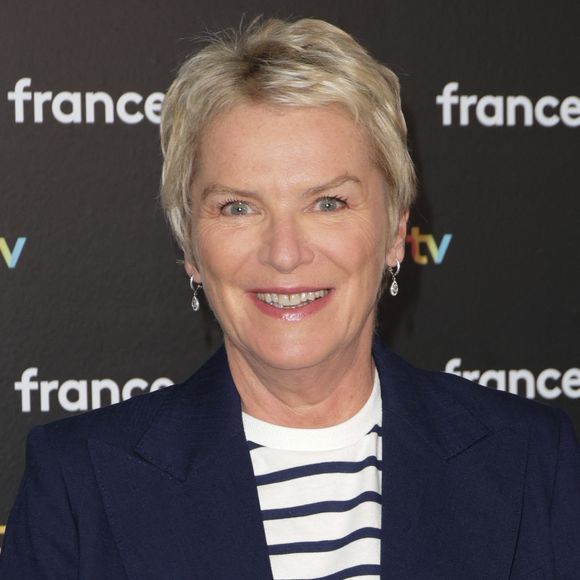 Élise Lucet au photocall de la conférence de presse de rentrée de France Télévisions à Paris, France, le 4 septembre 2024. © Coadic Guirec/Bestimage