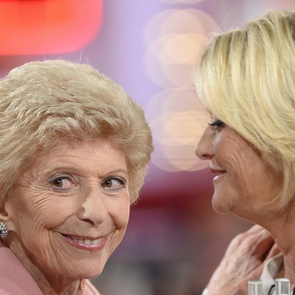 Hélène Carrère d'Encausse n'avait révélé sa maladie à ses 3 enfants que peu de temps avant son décès

Hélène Carrère d'Encausse et sa fille Marina Carrère d'Encausse - Enregistrement de l'émission "Vivement Dimanche" à Paris le 18 Novembre 2015 et qui sera diffusée le 22 Novembre 2015 ; Invité principal Marina Carrère d'Encausse