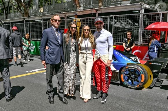 Andrea Casiraghi, sa femme Tatiana Santo Domingo, et le pilote Citroën, Jean Eric Vergne et sa compagne sur la grille de départ durant le Monaco E-Prix 2026, Round 9, le 16 mai 2026. Photo : Bruno Bebert/Bestimage