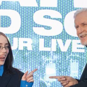 Billie Eilish et James Cameron à la première du film "Billie Eilish Hit Me Hard and Soft : The Tour Live in 3D" le 28 avril 2026 à Londres, Angleterre. © STARMAX / BESTIMAGE