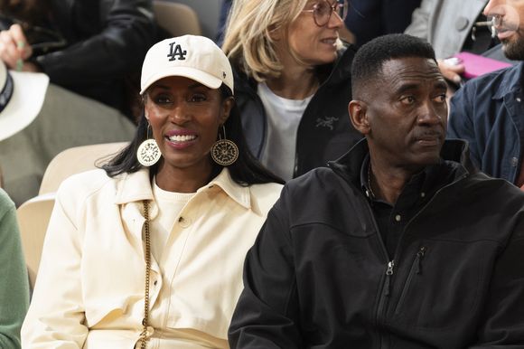 Lisa Leslie et son mari Michael Lockwood dans les tribunes lors des Internationaux de France de Tennis de Roland Garros 2025, à Paris, France, le 27 mai 2025. © Jacovides-Moreau/Bestimage