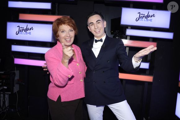 Exclusif - Jordan de Luxe reçoit Véronique Genest sur le plateau de son émission "Chez Jordan de Luxe" à Paris le 31 octobre 2023. © Cédric Perrin / Bestimage