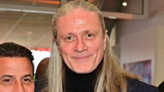 Emmanuel Petit en couple ! Le champion du monde main dans la main avec une jolie blonde au milieu des stars