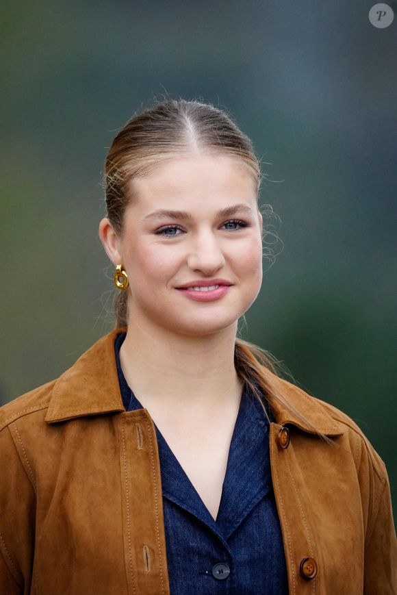 Le roi Felipe VI et la reine Letizia d'Espagne, La princesse Leonor, L'infante Sofia d'Espagne visitent Valdesoto, récompensé du Prix de la Ville Exemplaire des Asturies 2025, le 25 octobre 2025.
LALO YASKY / BESTIMAGE