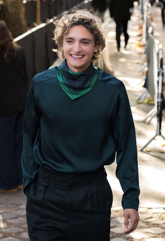 À cette union s’ajoute une belle-famille singulièrement brillante dont Vassili 

Vassili Schneider - Arrivées au défilé Lacoste Collection Femme Prêt-à-Porter Printemps/Eté 2026 lors de la Fashion Week de Paris (PFW) le 5 octobre 2025. © Florian Lavielle/Bestimage