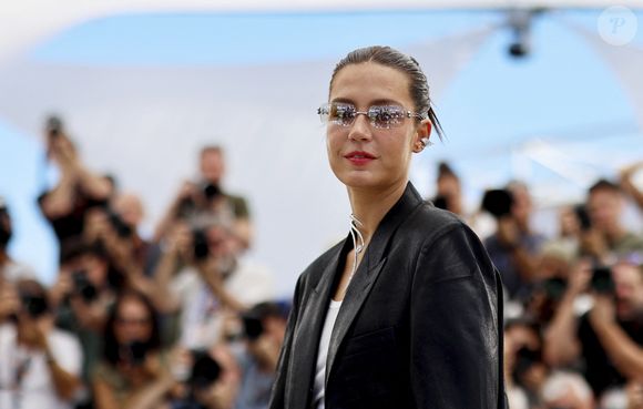 L'occasion pour Adèle Exarchopoulos de revenir sur sa propre expérience.

Adèle Exarchopoulos au photocall du film "Mariage Au Goût D'Orange" lors du 79ème Festival International du Film de Cannes, France, le 20 mai 2026. © Jacovides-Moreau/Bestimage