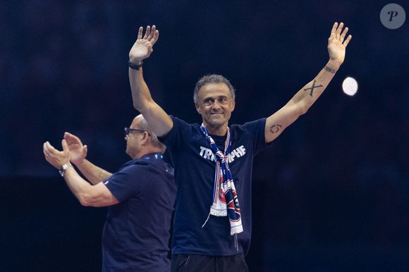Luís Campos, Luis Enrique - Les joueurs du PSG célèbrent leur titre de Champion d'Europe au Parc Des Princes à Paris, le 1er juin 2025.
© Cyril Moreau/Bestimage