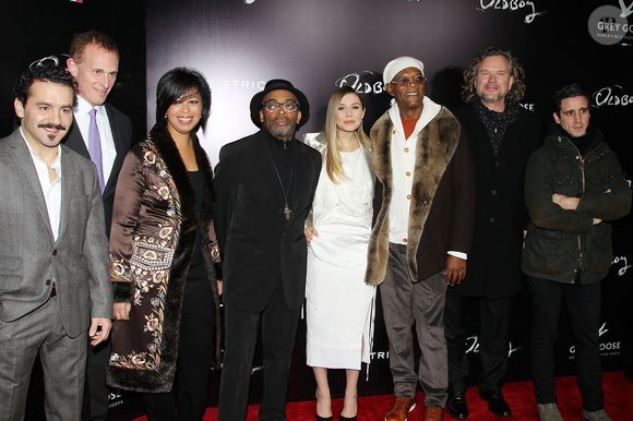 Il s'est pendu dans un hangar près de chez lui, à Los Angeles.

L'équipe de OLDBOY avec les réalisateurs lors d'une projection de Oldboy à New York City, NY, USA, 11 novembre 2013. Photo par Dave Allocca/Startraks/ABACAPRESS.COM
