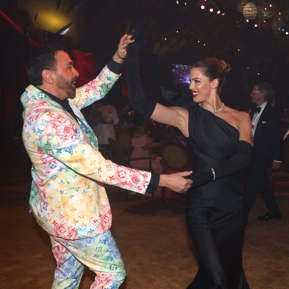 Kamel Ouali et Iris Mittenaere au dîner de gala organisé par la Fondation "Children of Africa" à l'initiative de Madame D.Ouattara, Première Dame de Côte d'Ivoire et Présidente fondatrice de "Children of Africa" au Sofitel Ivoire à Abidjan. Le 1er Mars 2024. © Dominique Jacovides / Bestimage