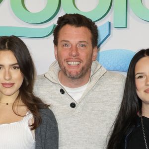 Norbert Tarayre avec ses filles à la première du film "Zootopie 2" au Grand Rex à Paris le 22 novembre 2025. © Coadic Guirec / Bestimage