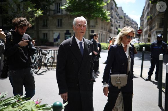 Jean-Claude Narcy, journaliste français assistant à la cérémonie d'enterrement de Daniel Bilalian à l'église Saint-Pierre de Neuilly-sur-Seine, près de Paris, France, le 22 mai 2025. Photo par Raphael Lafargue/ABACAPRESS.COM