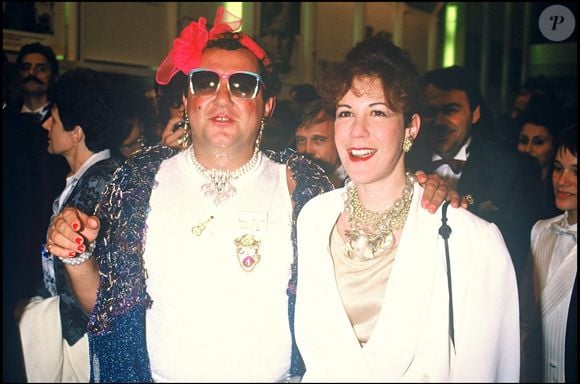 Archives - Coluche avec Véronique Colucci au Festival International du film de Cannes.
© ANGELI-RINDOFF / BESTIMAGE