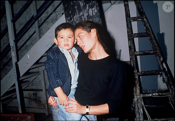 Archives - Bambou et Lulu dans les coulisses de l'émission de TF1 "Sacrée Soirée", en 1988.

Photo : Agence / Bestimage