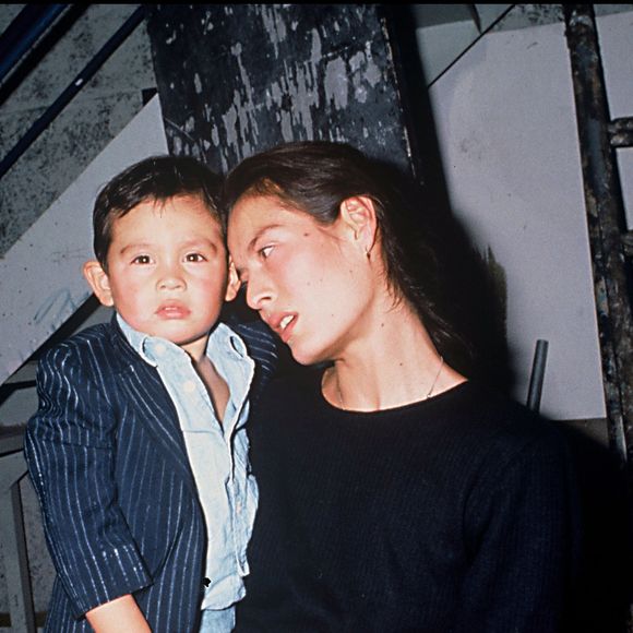 Archives - Bambou et Lulu dans les coulisses de l'émission de TF1 "Sacrée Soirée", en 1988.

Photo : Agence / Bestimage