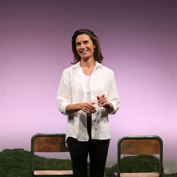 Elle s’est reconvertie en conférencière et autrice.

Première représentation du show de Alessandra Sublet "Tous les risques n'auront pas la saveur du succès" au Théâtre Antoine à Paris. Le 13 novembre 2023. Photo par Bertrand Rindoff / Bestimage
