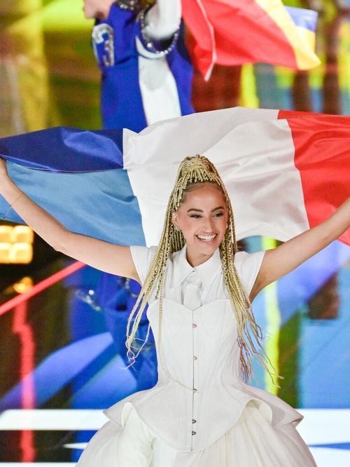 Au Stade de France face à Léon XIV, cette chanteuse franco-américaine a conquis le Pape et revendique sa foi