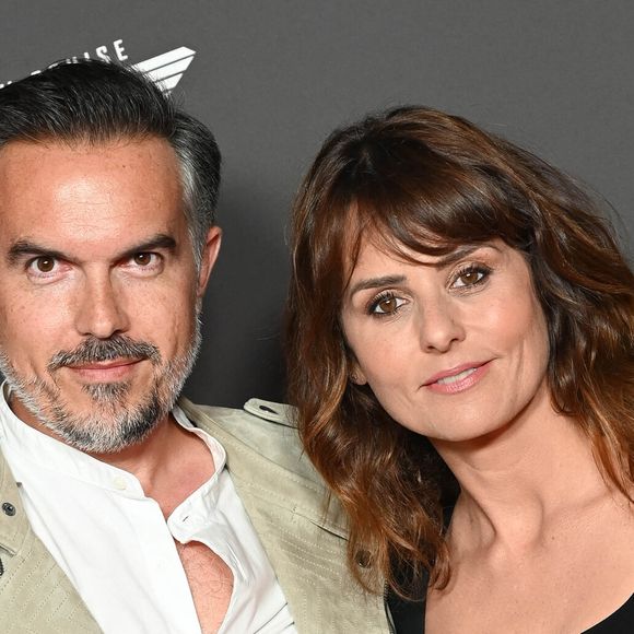 Toutefois, l'un et l'autre ont gardé le silence quant au scoop mis en lumière par d'innombrables médias. Si la présentatrice a partagé des images de ses vacances sur la Toile, le père de sa progéniture s'est fait beaucoup plus discret.

Faustine Bollaert et son mari Maxime Chattam - Avant-première du film "Top Gun Maverick" à l'UGC Normandie à Paris le 19 mai 2022. © Coadic Guirec/Bestimage