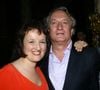 Anne Roumanoff a annoncé la mort de son ex-mari Philippe Vaillant, survenue cette semaine à l’âge de 70 ans.
Anne Roumanoff avec son mari Philippe Vaillant et leur fille Alice - Anne Roumanoff inaugure sa statue de cire au musee Grevin a Paris.