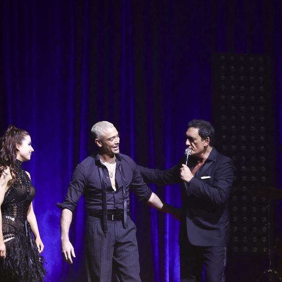 Exclusif - Maxime Dereymez danse, Dany Brillant - Célébrités au concert de Dany Brillant à l'Olympia à Paris le 15 février 2026. Après 3 ans d'absence en live Dany est à nouveau sur scène pour un show " BEST OF TOUR " de ses plus grands titres ! En passant du jazz de Saint-Germain, à la dolce vita de Rome sans oublier Cuba et sa salsa entêtante ! Un show explosif et unique a ne pas rater. Après son passage à la salle Pleyel à Paris (Complet), il était de nouveau en concert à Paris, le dimanche 15 février à l'Olympia (Complet). Actuellement en tournée en France. © Jack Tribeca/Bestimage