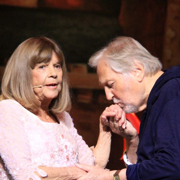 Exclusif - Chantal Goya , Jean-Jacques Debout (baise main) - Les personnalités vont voir le dernier spectacle de Chantal Goya au palais des Congrès à Paris le 14 octobre 2023. © Baldini / Bestimage