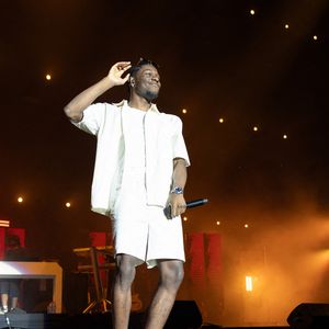 Tiakola en concert à Solidays qui fête cette année ses 25 ans sur la pelouse de l'hippodrome de Longchamp à Paris le 24 juin 2023.
© Jeremy Melloul / Bestimage