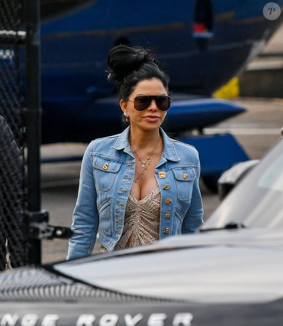 Evan est né en 2006, de l'histoire d'amour entre Lauren Sanchez et l'agent hollywoodien Patrick Whitesell. Ils ont également eu une fille, ensemble, Ella, née en 2008. La journaliste a également eu un fils, Nikko, né en 2001, avec le joueur de football américain Tony Gonzalez.

Le 11 juillet 2023, Lauren Sanchez, à New York. The ImageDirect / Bestimage